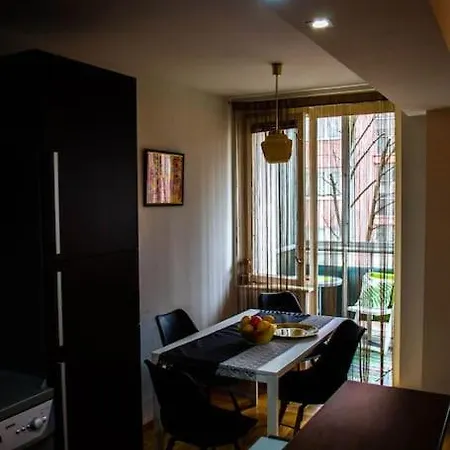 Udoban I Moderan Stan U Sarajevu.