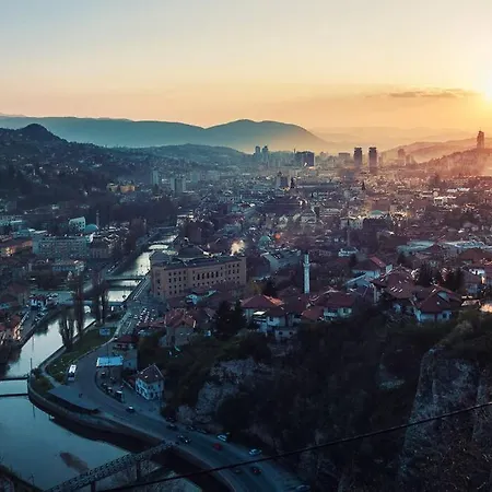 Udoban I Moderan Stan U Sarajevu. Apartman