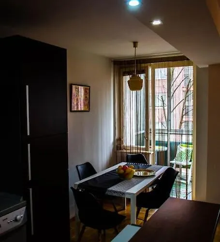 Udoban I Moderan Stan U Sarajevu.